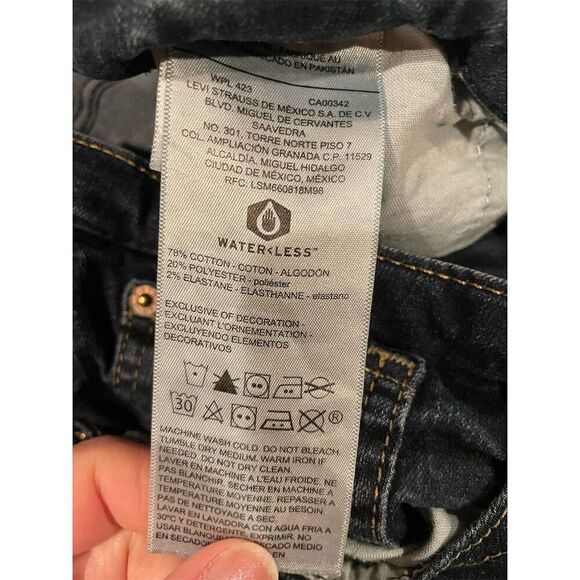 Women's Blue Jeans - Picture 12 of 14